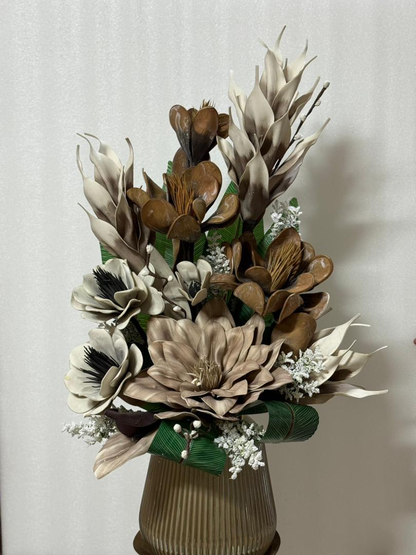 فروشگاه پخش عمده گل مصنوعی و گلدان فلورانس تقی پور در تبریز